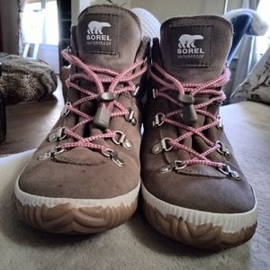 Women's Sorel Boots 7